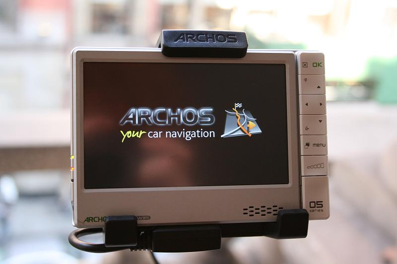 Illustration for article titled Hands On Archos 605 GPS